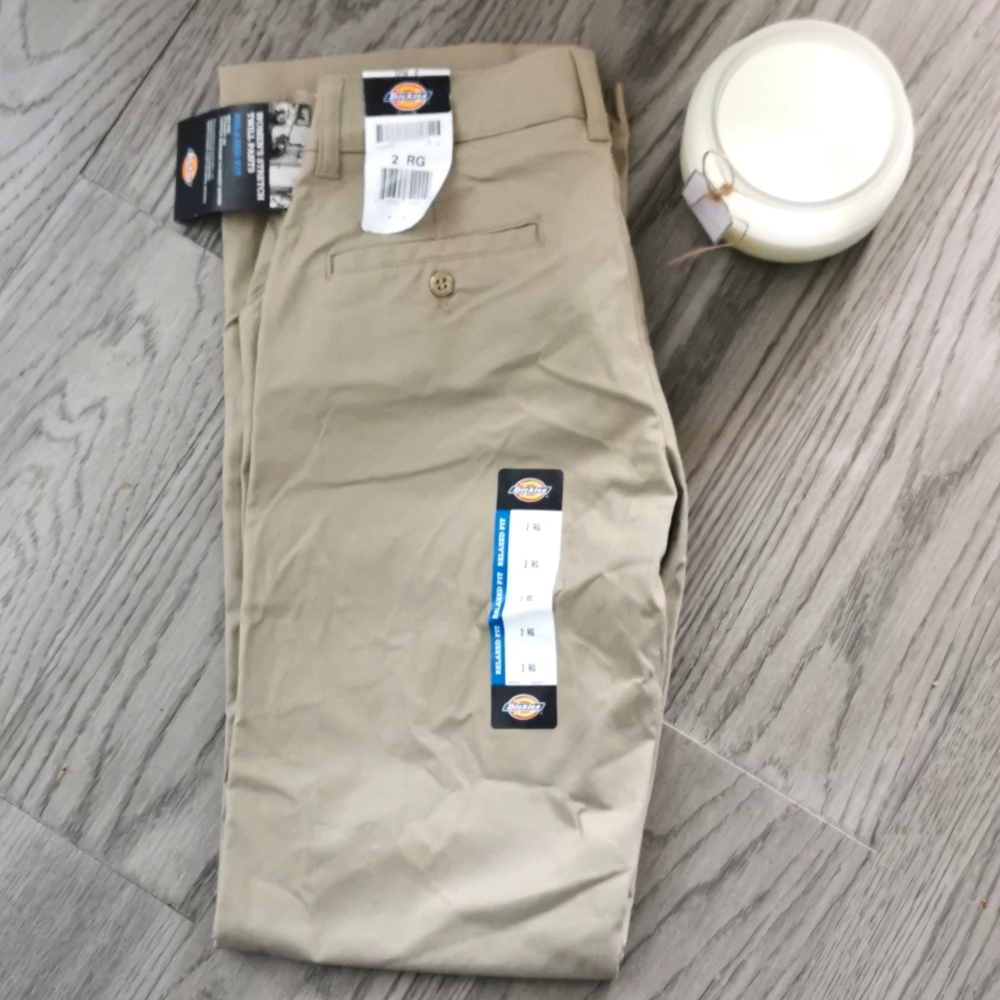 Women's Dickies Stretch Twill pants. Size 2 NWT